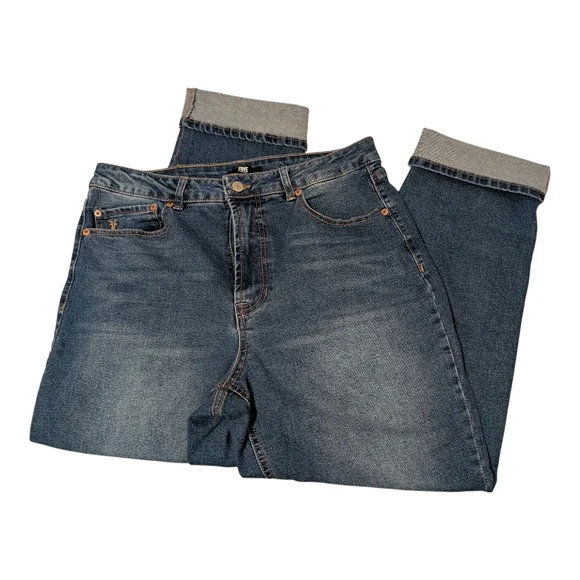 Frye Women's Cuffed Crop Jean - Picture 3 of 9